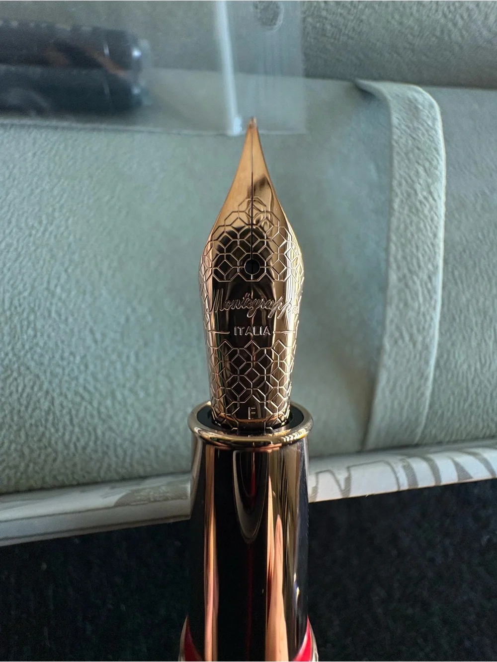 Montegrappa DC Comics Wonder Woman Fountain Pen Fine Nib ISDCW2PU New Box
